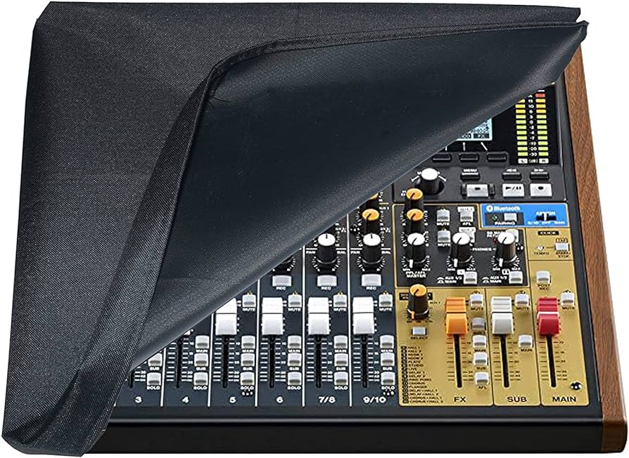 Tascam Model 12 �������� �����. USB ���������, 6 ���� � 2 ������ ������